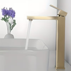 Grifería Cascada y Diseño: La Fusión de Lujo Sensorial y Sofisticación Geométrica