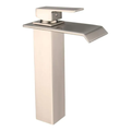 Grifería Monocontrol Cascada Satinada: Minimalismo y Diseño de Vanguardia
